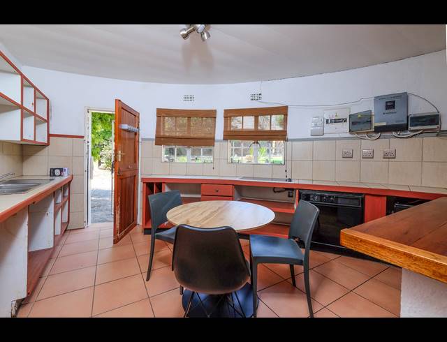 3 BEDROOM HOUSE TO LET IN CHARTWELL